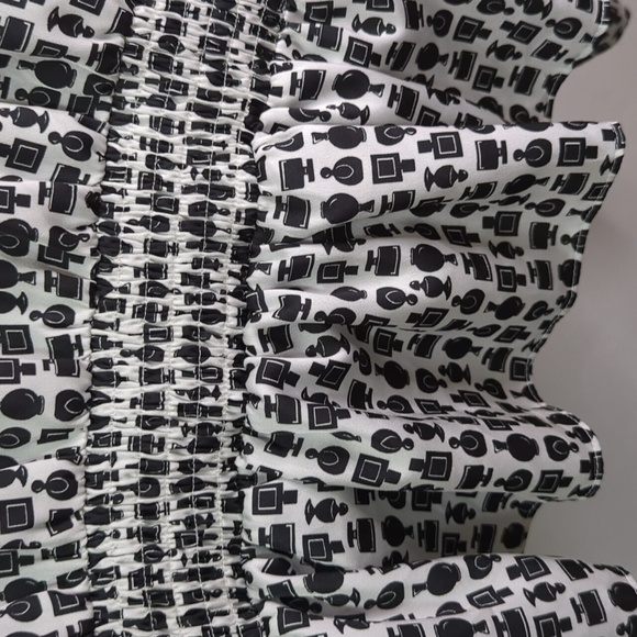 Women's Black and White Polyester print wrap top with elasticized waist - Picture 5 of 6